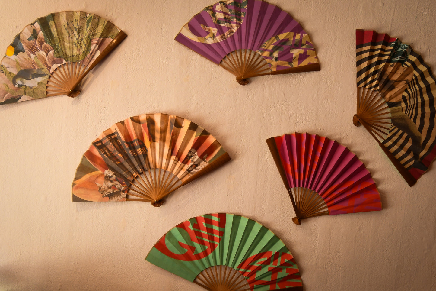 HKG EXHIBITION FAN (The Devil)